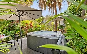 Trinity Beach Club Holiday Apartments