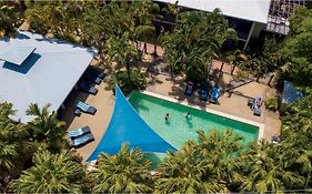 Trinity Beach Club Holiday Apartments